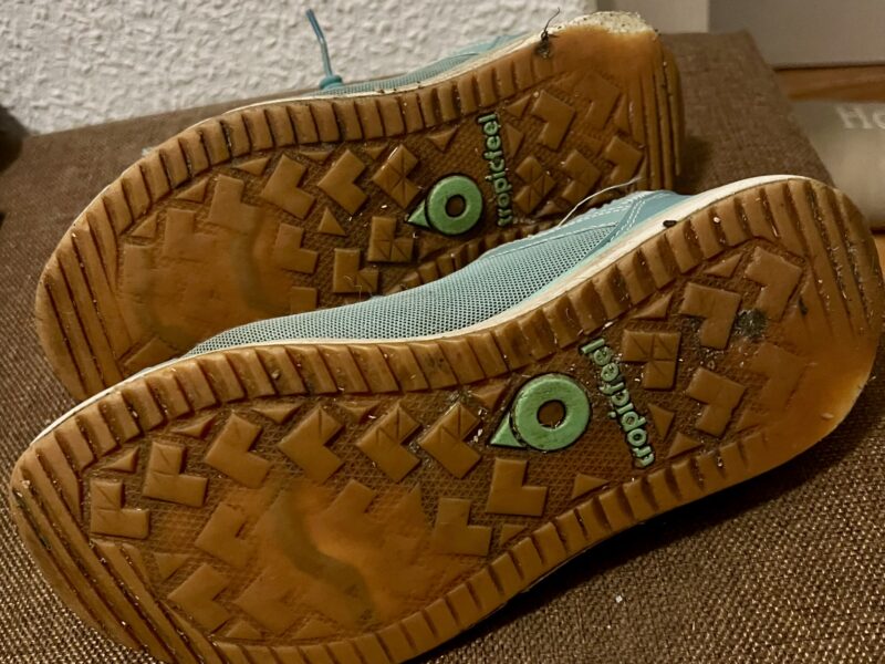 Totgelatscht, Schweißgetränkt, und bereit für ihren Dienst an dir. Meine Tropicfeel Schuhe.